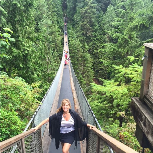 Meet your Posher, Lisa - Picture 1 of 1